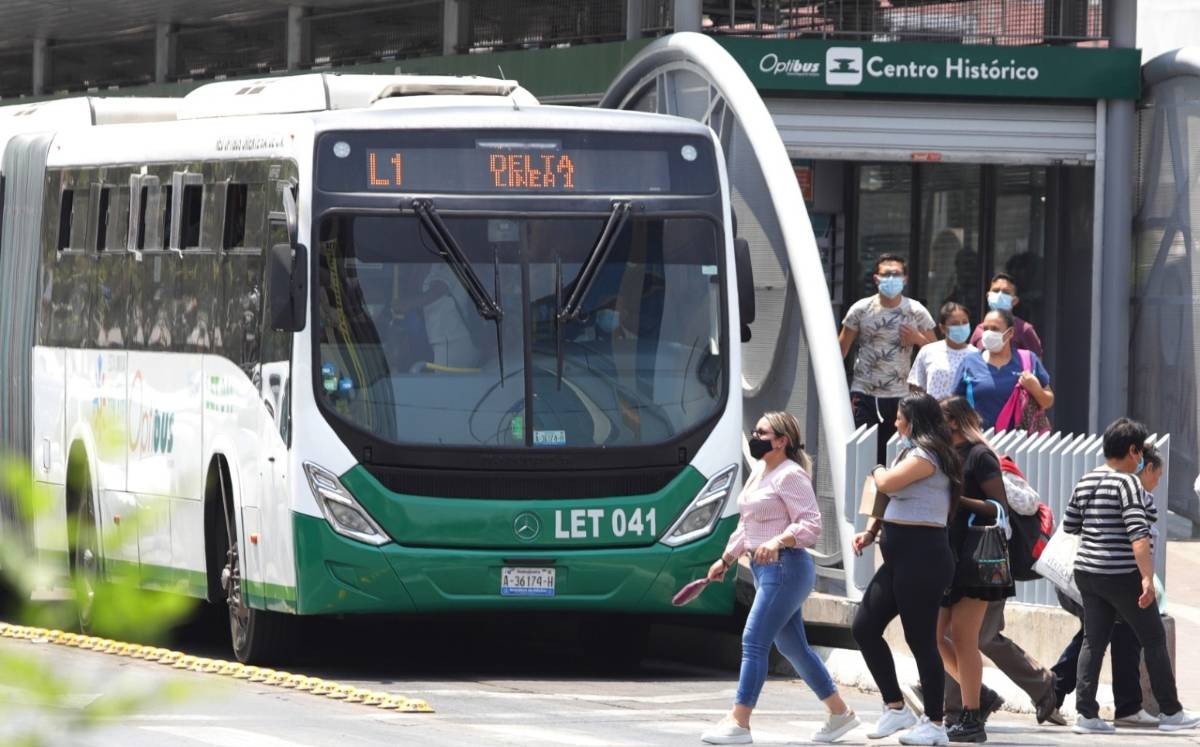 Cortesía | Invasión de carriles por comercios y conductores provoca retraso del 50% en el transporte público de León