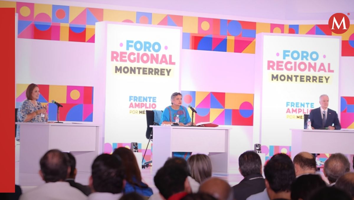 El evento se realizó en el Salón México de Cintermex en punto de las 11:00 horas. Raúl Palacios