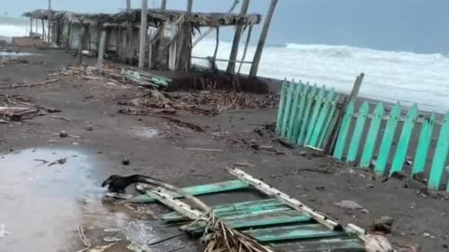 Preparan rutas para garantizar el abasto de combustible tras el paso del huracán 'Hilary'
