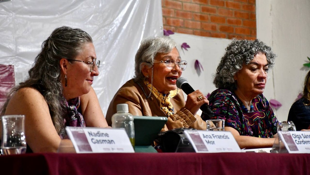 Ana Francis Mor (izquierda) sostuvo que la cuarta transformación es feminista. | X, antes Twitter.