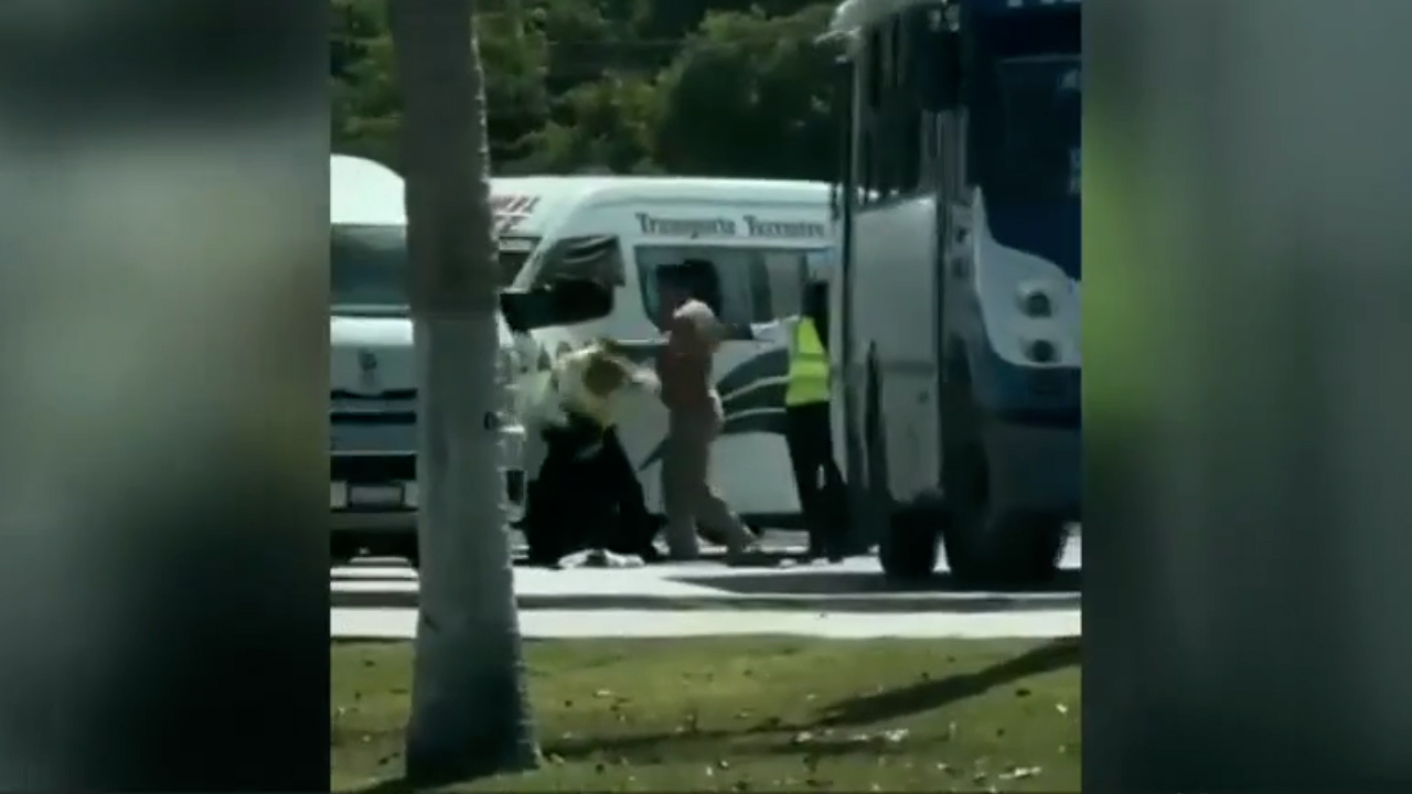 Procesan chofer de transporte público por agresión a oficial de policía en Quintana Roo