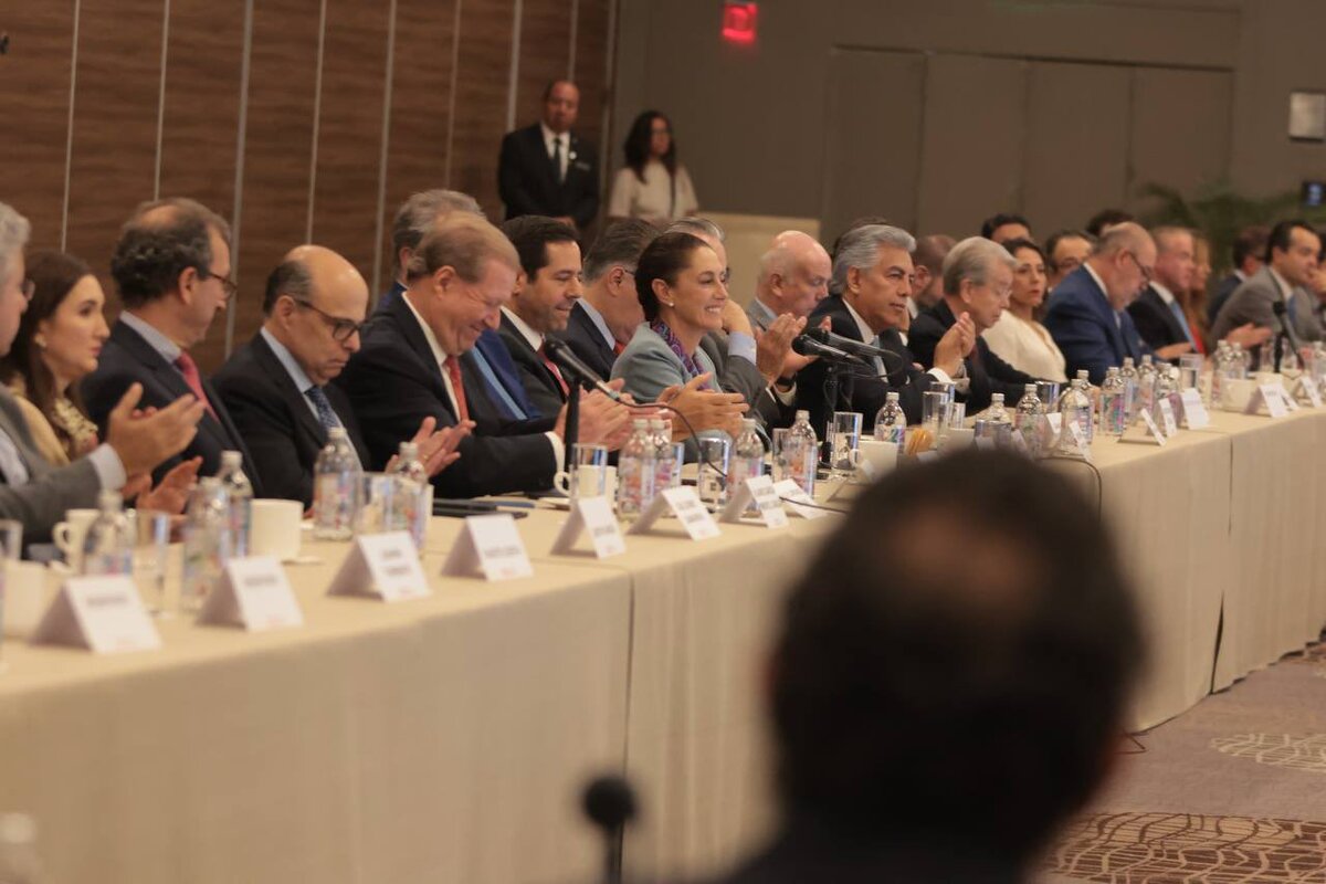 Claudia Sheinbaum se reúne con integrantes del Consejo Coordinador Empresarial. (Twitter)