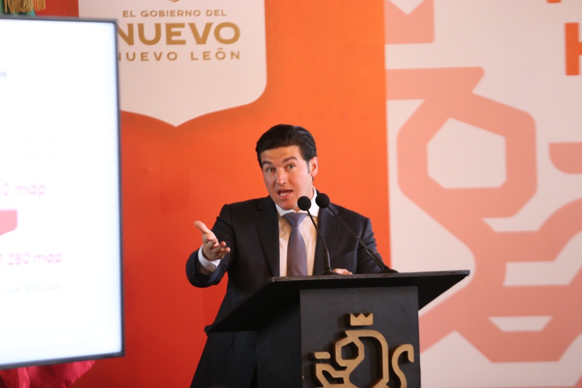 El gobernador de Nuevo León al cerrar el Foro Federalista Hacendario en Palacio de Gobierno. Foto: Raúl Palacios