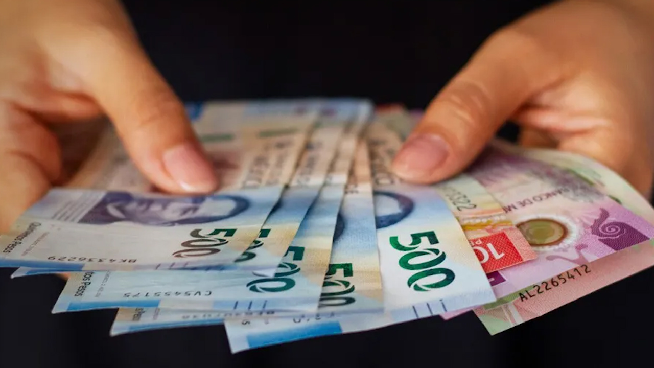 Pese a altas tasas de interés, se dispara crédito al consumo y llega a cifra récord