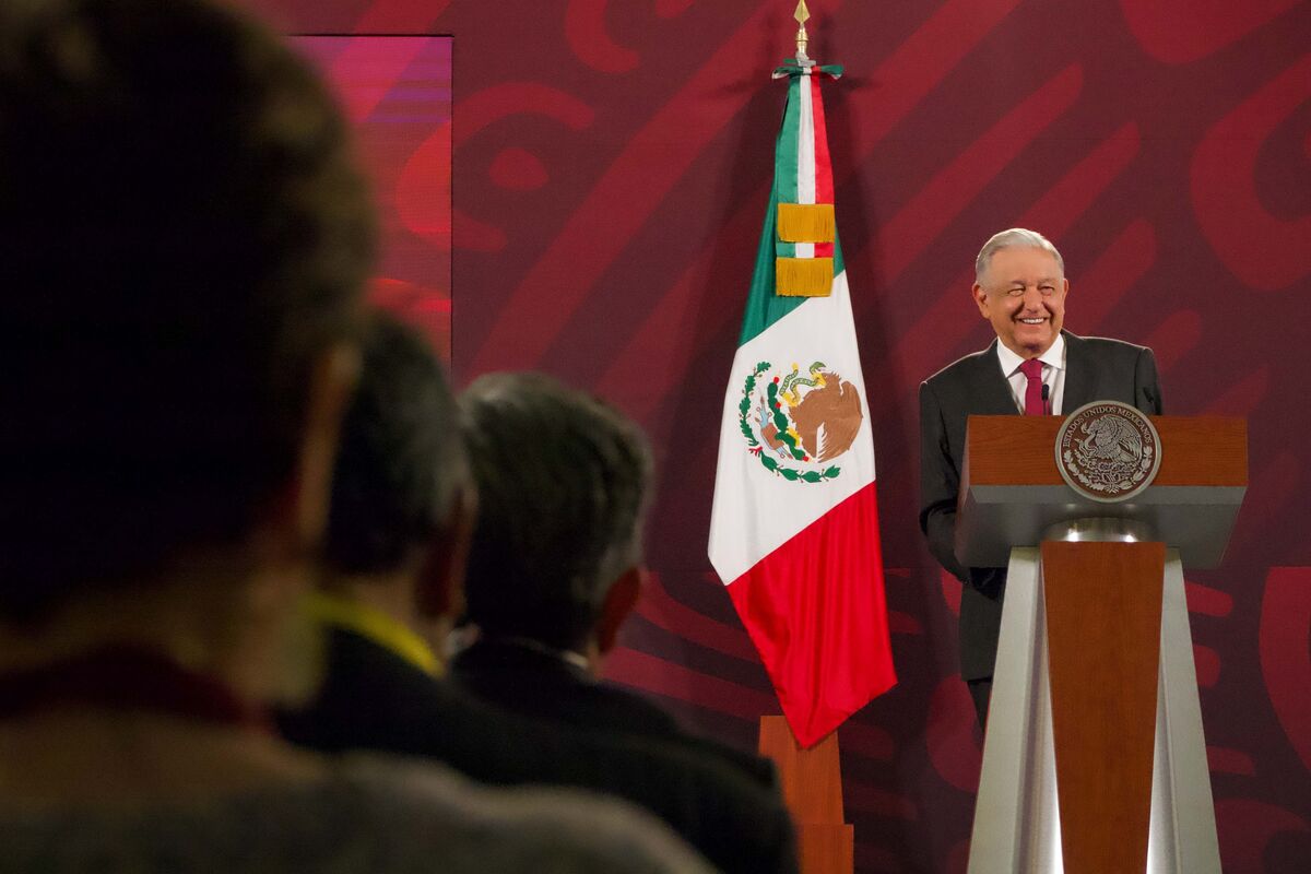 AMLO propone mega farmacia con todos los medicamentos del mundo | Cuartoscuro