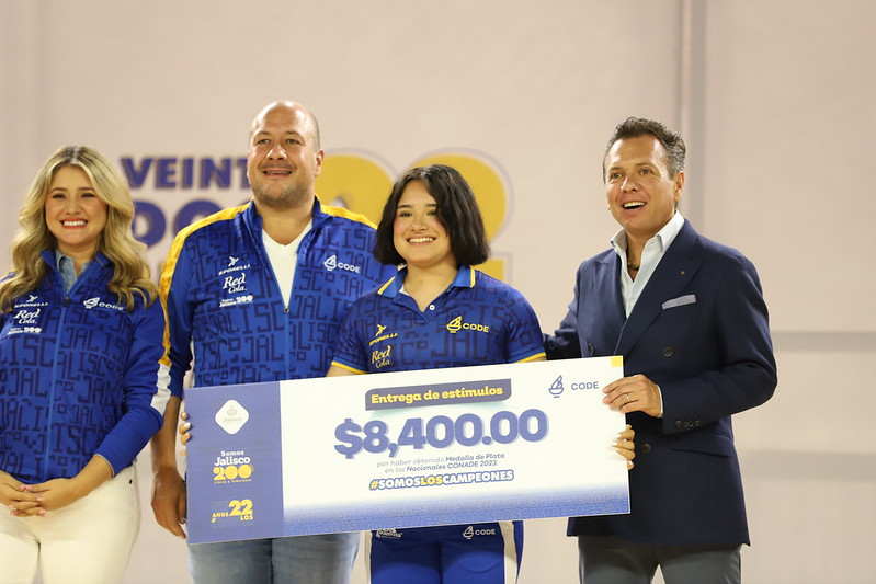 Jalisco entrega estímulos a deportistas. (Cortesía)