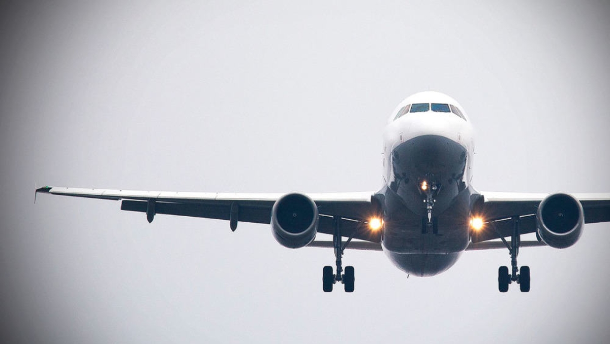 EU inicia sanciones contra el sector del combustible de aviación en Birmania | ESPECIAL