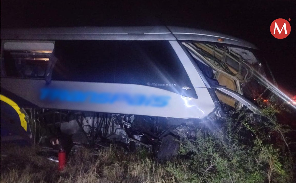 Autobús de pasajeros choca en carretera de Tamaulipas