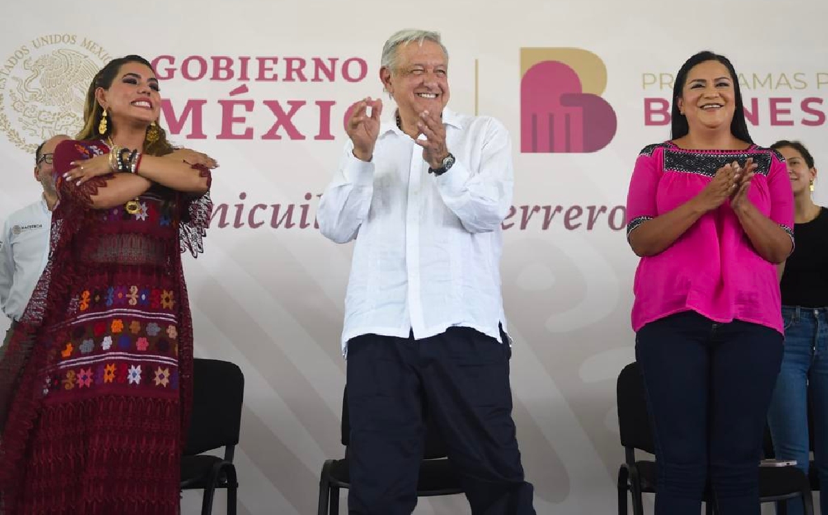 La gobernadora de Guerrero junto al Presidente y la secertaria de Bienestar. | Cortesía