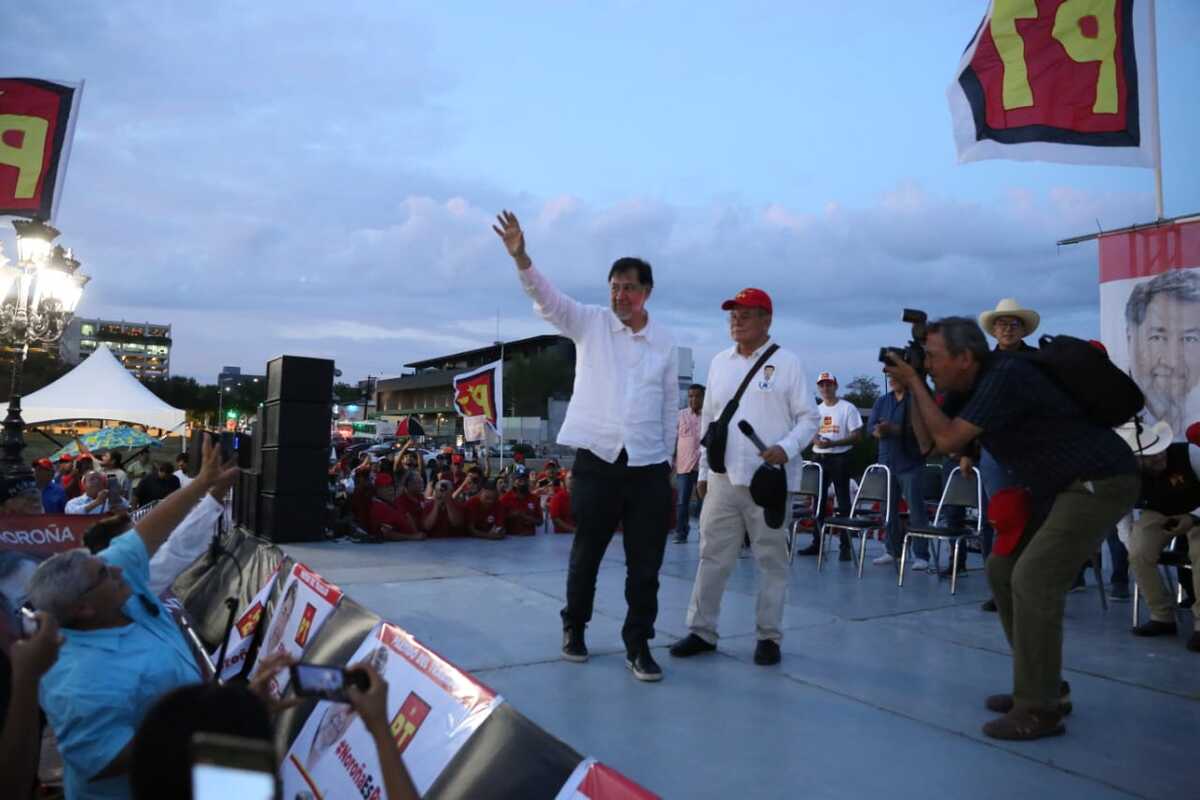 Noroña realiza cierre masivo en Monterrey. Foto: Raúl Palacios