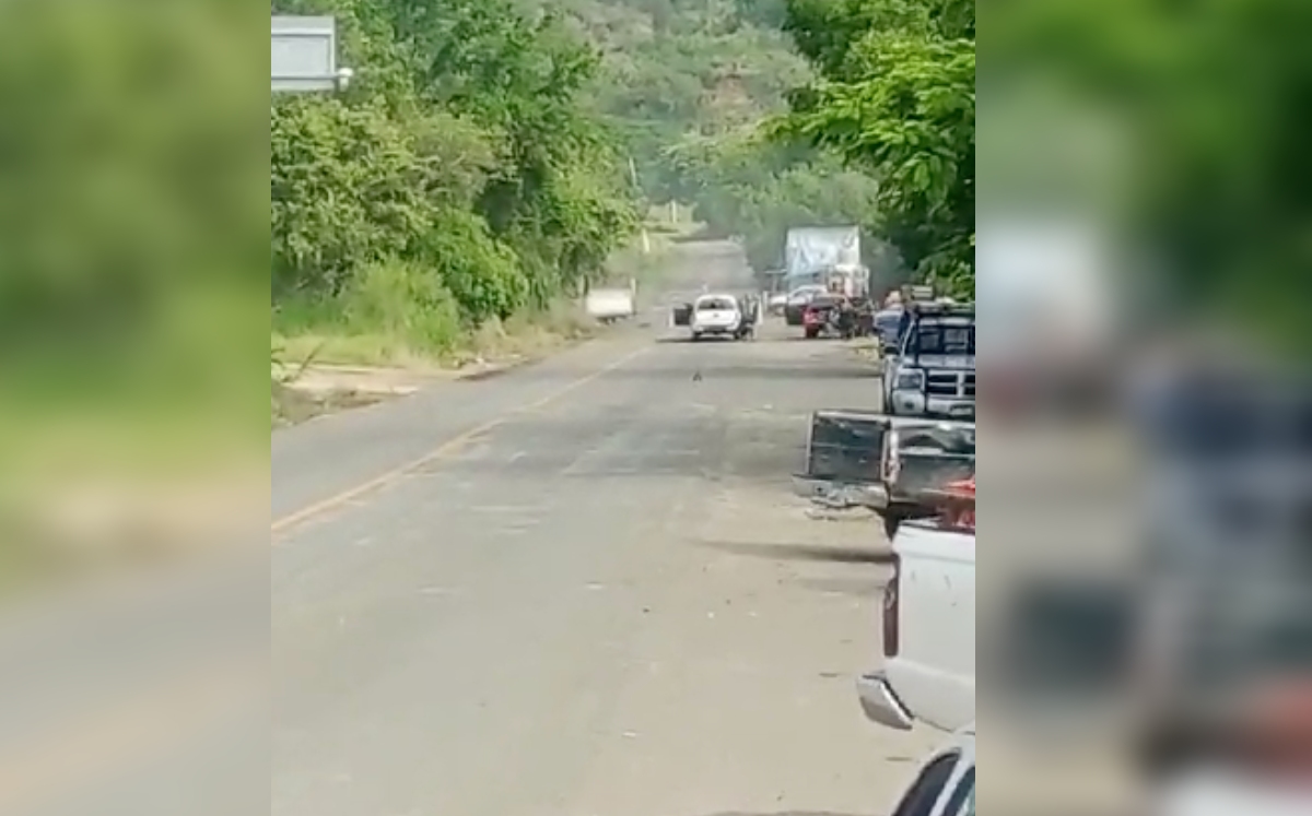 Los pobladores compartieron videos de los bloqueos y enfrentamientos. | Especial