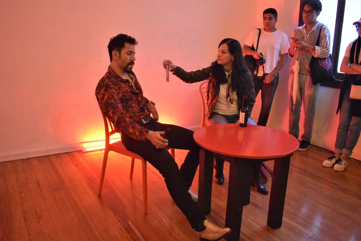 Ángela, interpretada por Mikaela Lobos , busca a su hermana desaparecida (Foto: Eder Zárate)