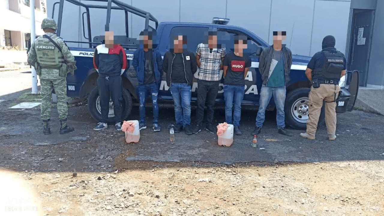 Detienen a seis tras la quema de autos y tiendas Oxxo en Uruapan, Michoacán