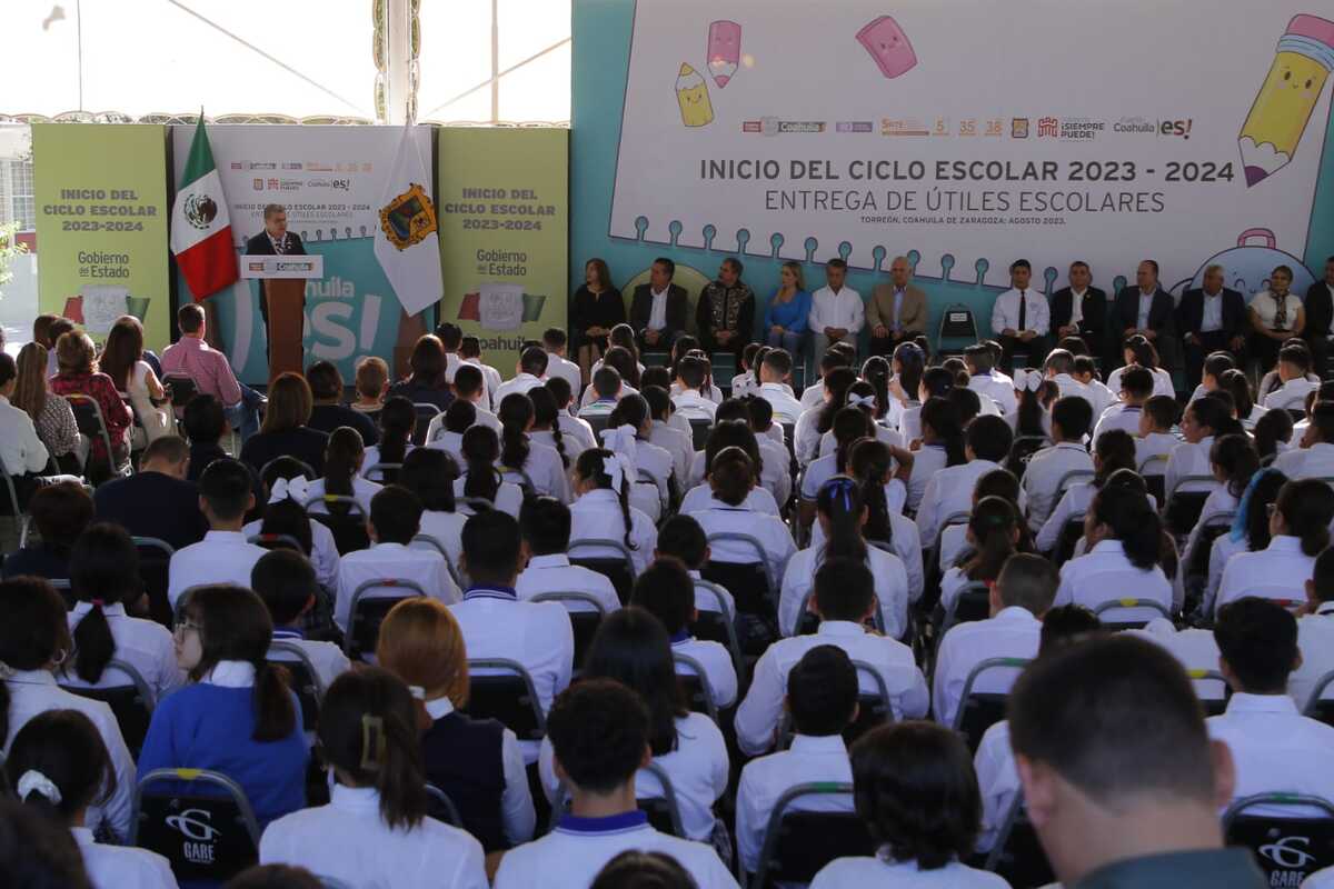 Miguel Riquelme, encabezó el inicio del ciclo escolar 2023-2024. (Manuel Guadarrama)