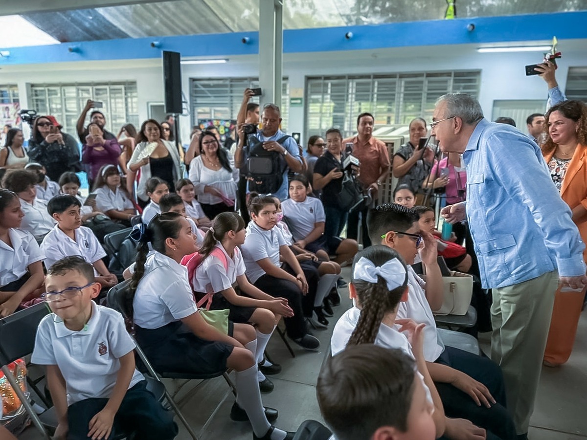 Rocha pone en marcha ciclo escolar 2023-2024 en la escuela primaria Dr. Ruperto L. Paliza. (Especial)