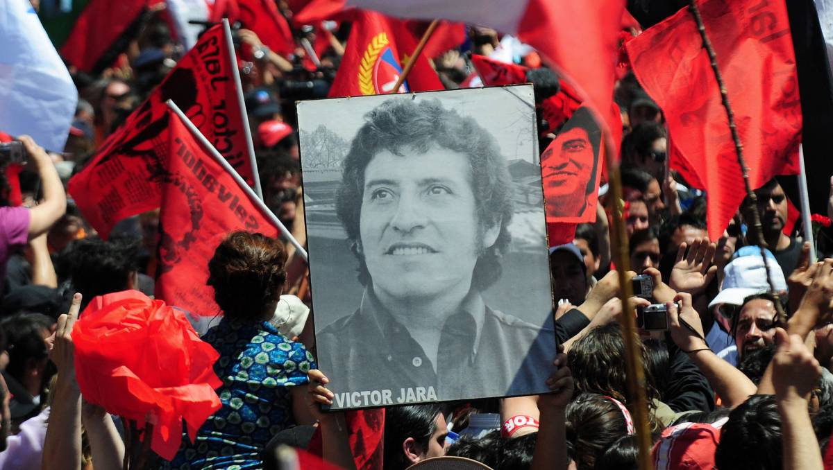 Chilenos honran la memoria de Víctor Jara | AFP