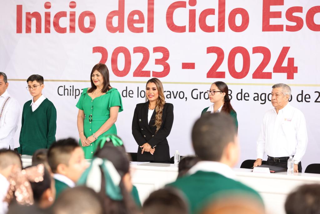 Evelyn Salgado reconoció el trabajo de las y los maestros como parte de la revolución educativa en este nuevo ciclo escolar. | Especial