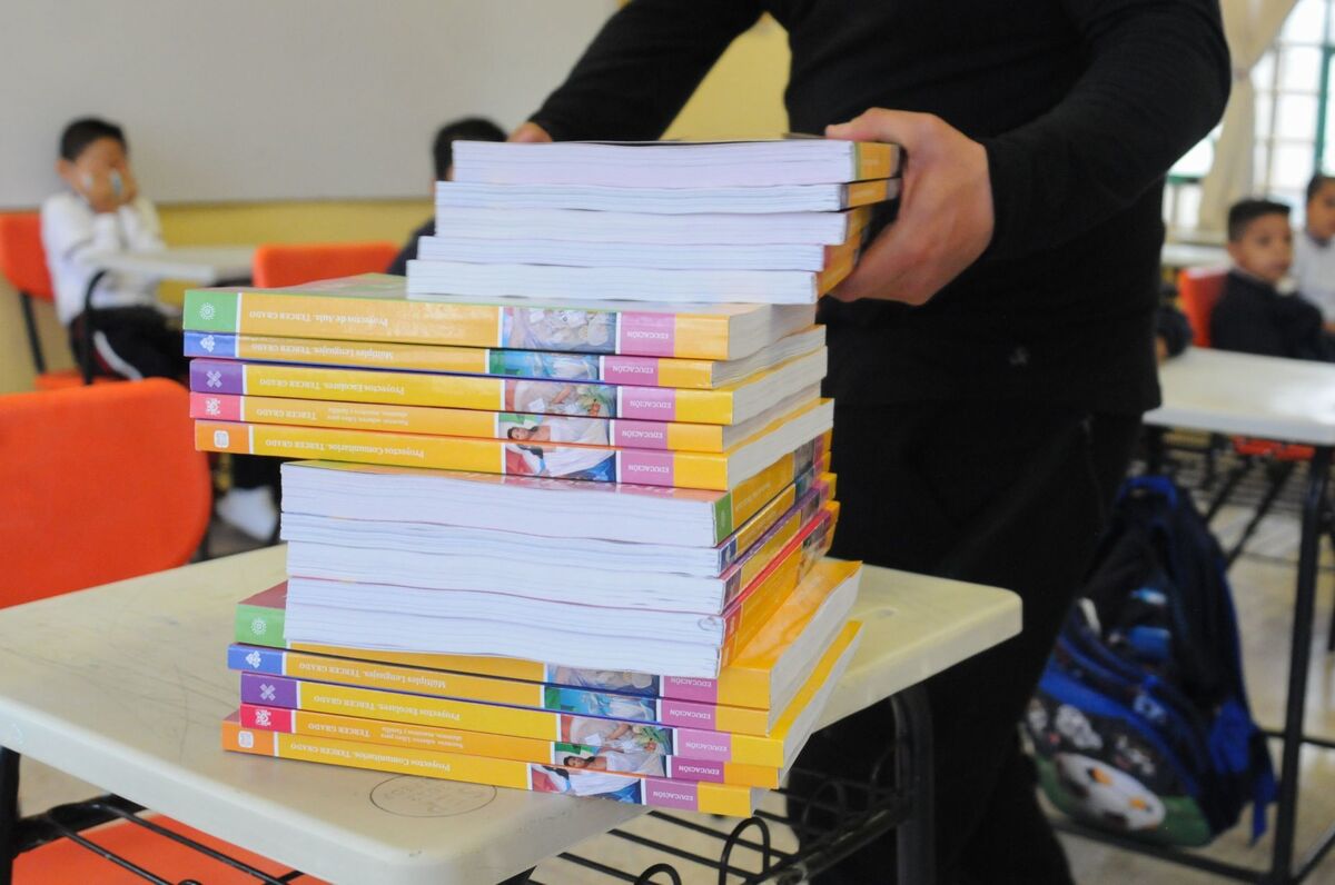 Los libros de texto gratuitos en  Chihuahua no pueden ser distribuidos en formato digital o físico. | Cuartoscuro