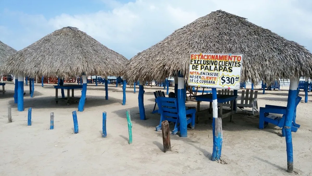 Cobro por estacionarse en playa Miramar.