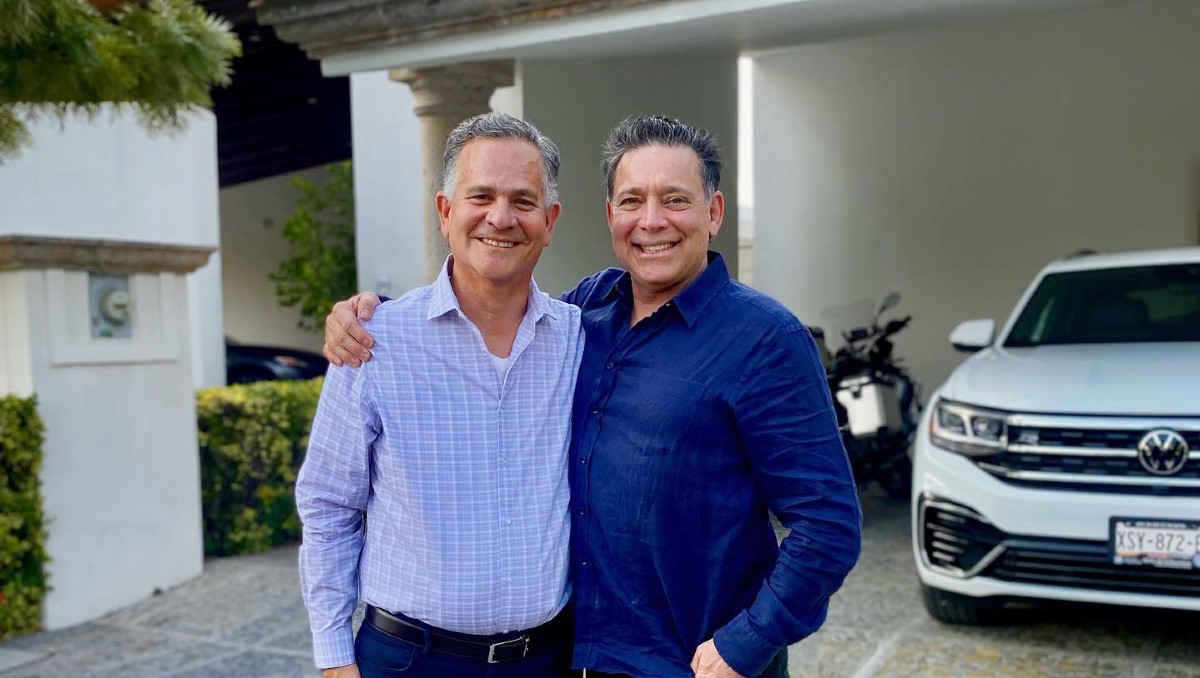 Eugenio Hernández Flores, ex gobernador de Tamaulipas sostuvo una reunión con el ex alcalde de Ciudad Victoria, Arturo Díez Gutiérrez.