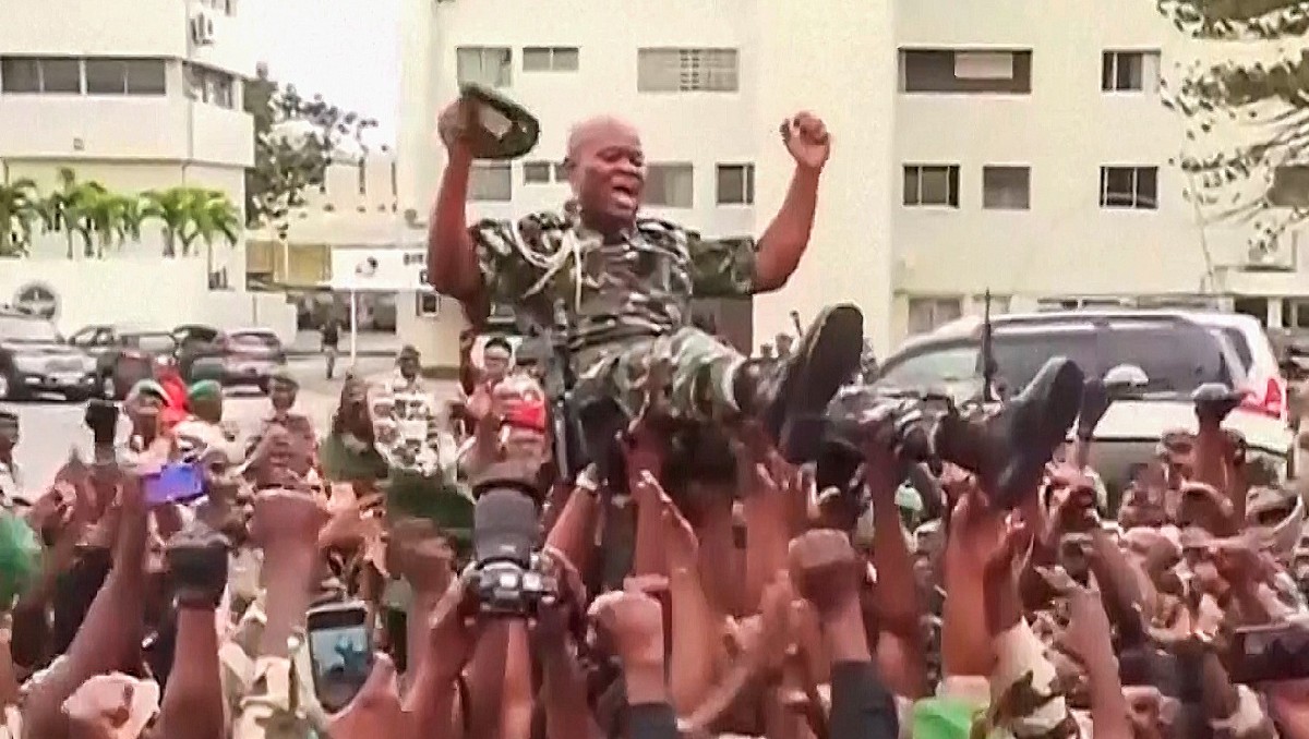 Golpe de estado en colonia Francesa en Gabon| AP