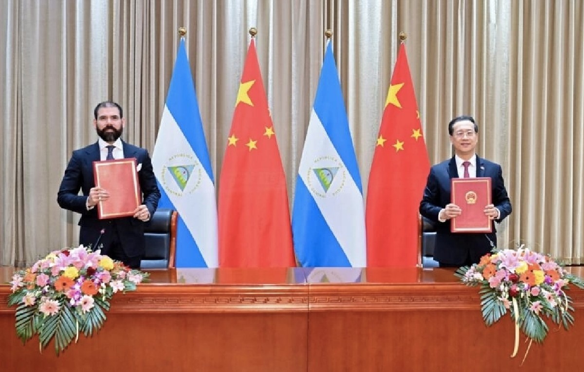El viceministro de Relaciones Exteriores de China, Ma Zhaoxu, y el representante de Nicaragua, Laureano Ortega