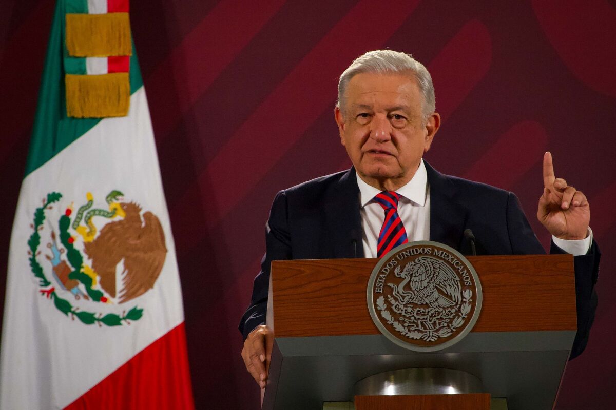AMLO demando que la categoría uno del AICM no es otorgada por (Foto: Cuartoscuro).