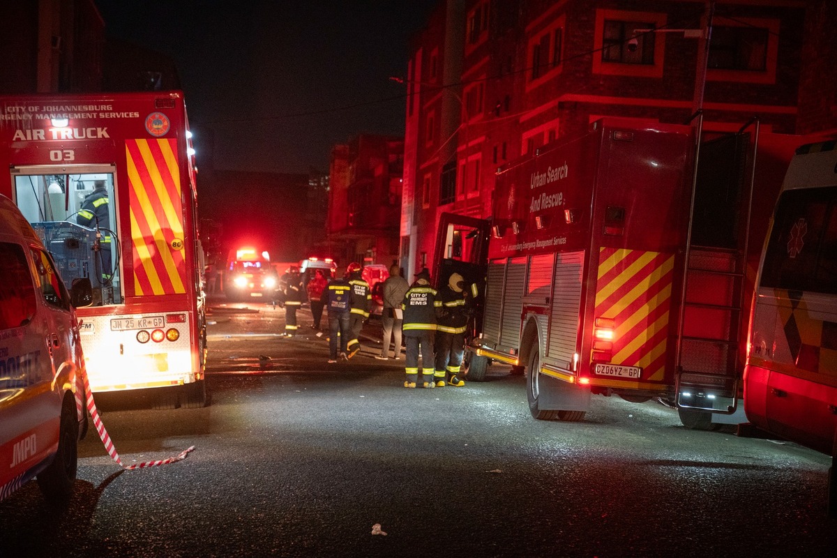 Incendio en Johannesburgo deja al menos 73 muertos | AP