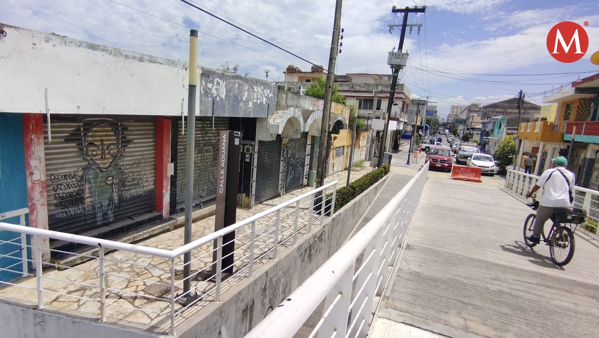 Locales comerciales cerrados en el centro de Tampico.