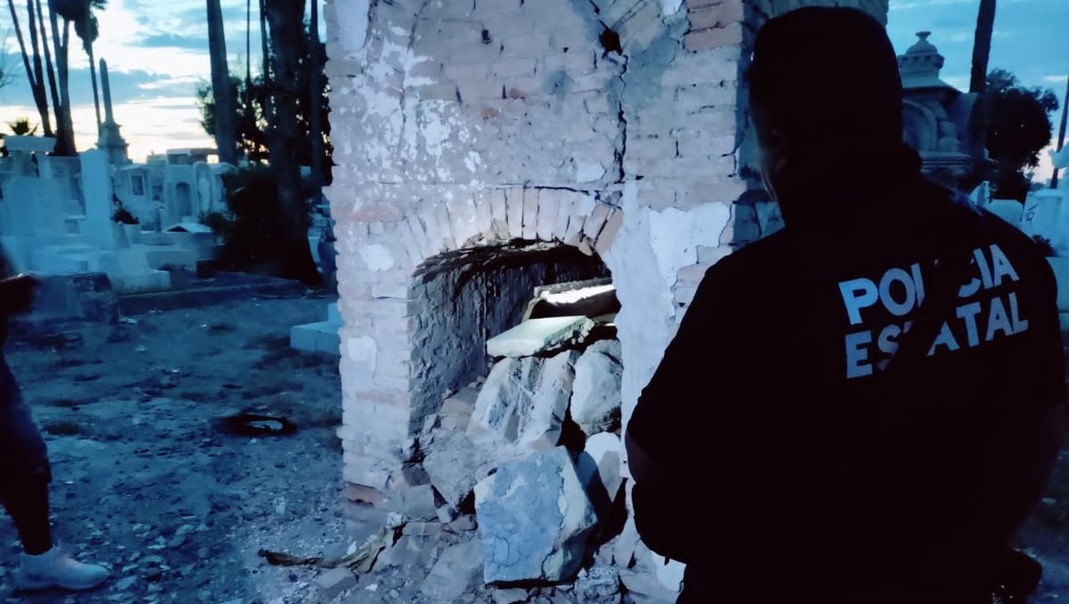 Se indicó que las tumbas que fueron profanadas datan una del año 1849 y la otra de 1897.