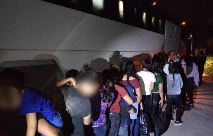Accidente de autobús en Tlacuilolapan, Veracruz: INM brinda asistencia a 123 migrantes | Iván Cabanzo