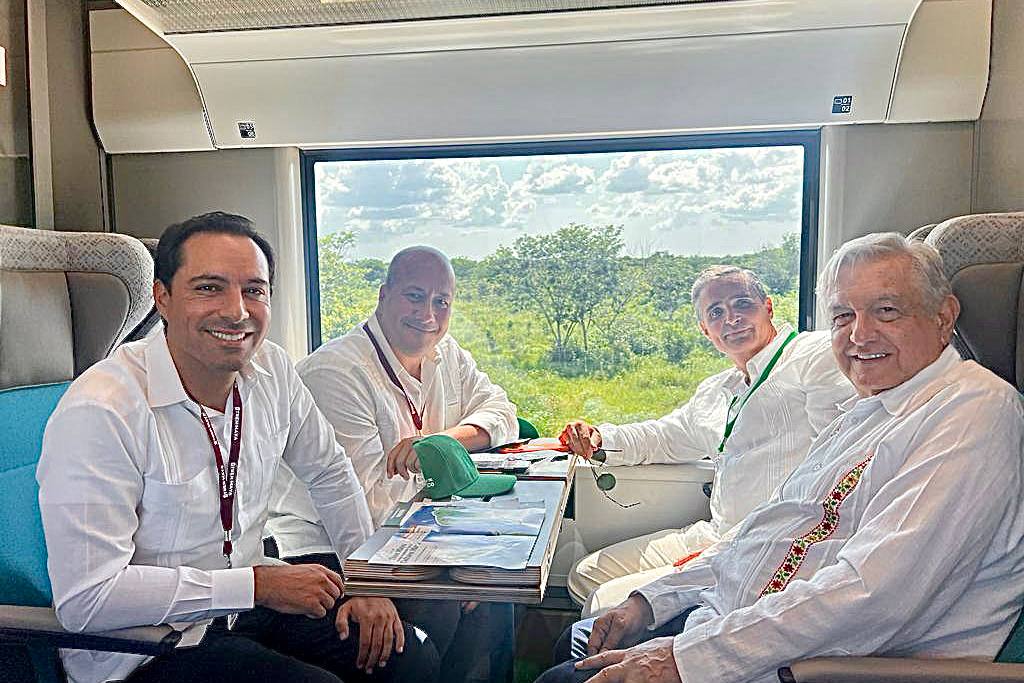 Enrique Alfaro es invitado por AMLO a primer recorrido de Tren Maya (Cortesía)