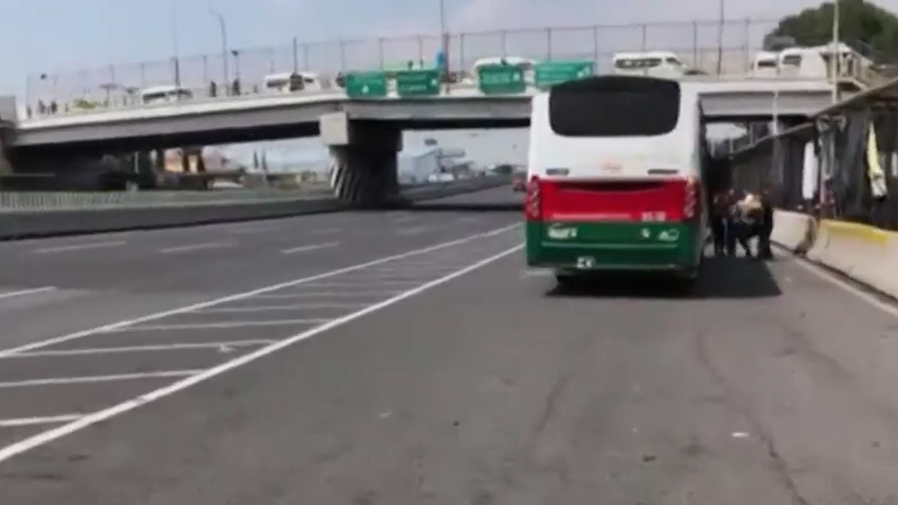 Transportistas liberan la autopista México-Pachuca tras 8 horas de bloqueo