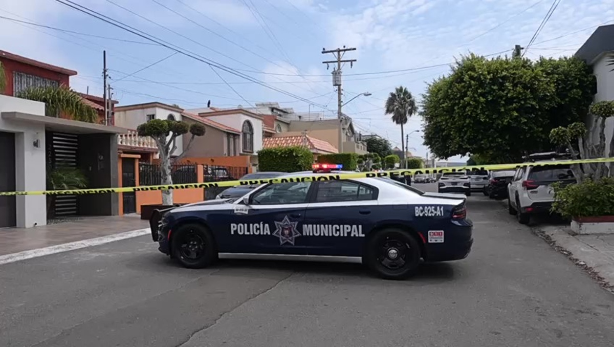 Las hijas del policía se resguardaron en una farmacia tras el ataque en Tijuana. | Said Betanzos