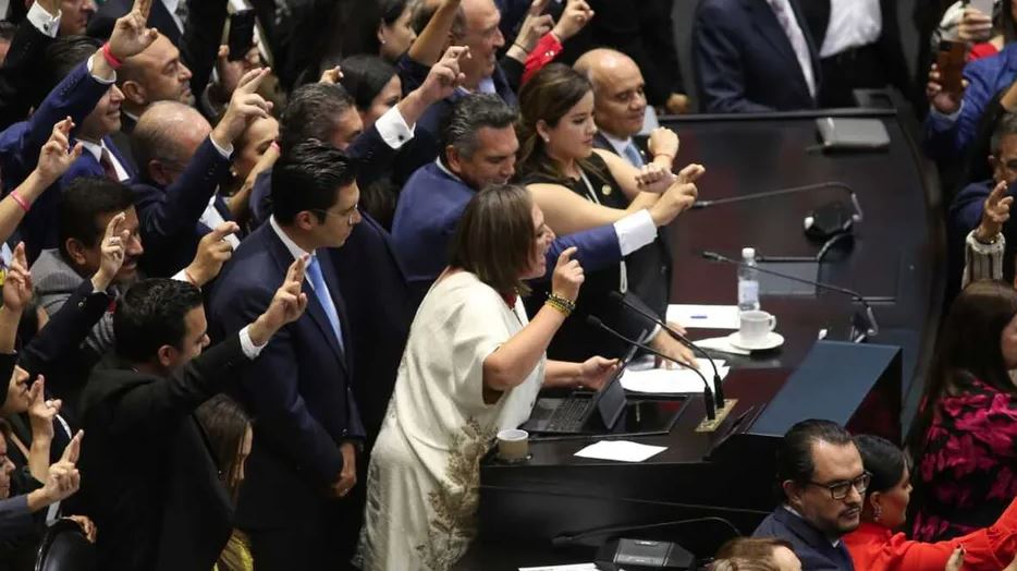 Morenistas abandonan sesión cuando Xóchitl Gálvez hablaba del Quinto Informe