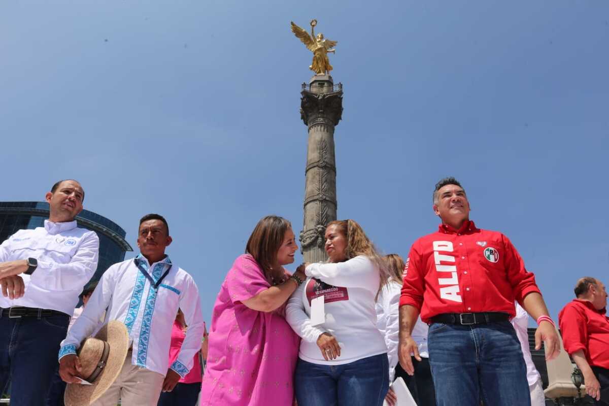 Xóchitl Gálvez y Ceci Flores (centro). | Javier Ríos