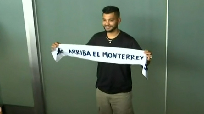 Jesús 'Tecatito' Corona llega a Monterrey