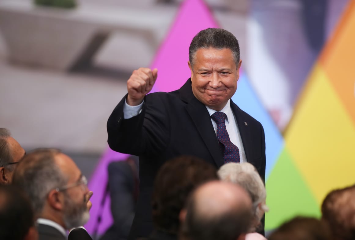 Julio Menchaca, gobernador de Hidalgo en sexto informe de gobierno del Estado de México.  |  Araceli López