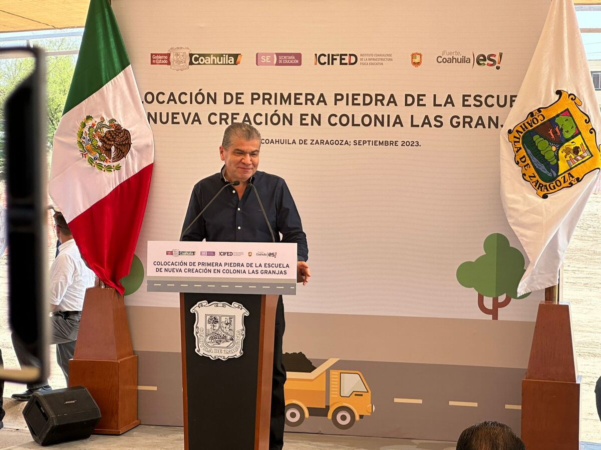 En Allende, el gobernador colocó la primera piedra de la escuela Nueva Creación en la colonia Las Granjas, cuya inversión será de 5 mdp.