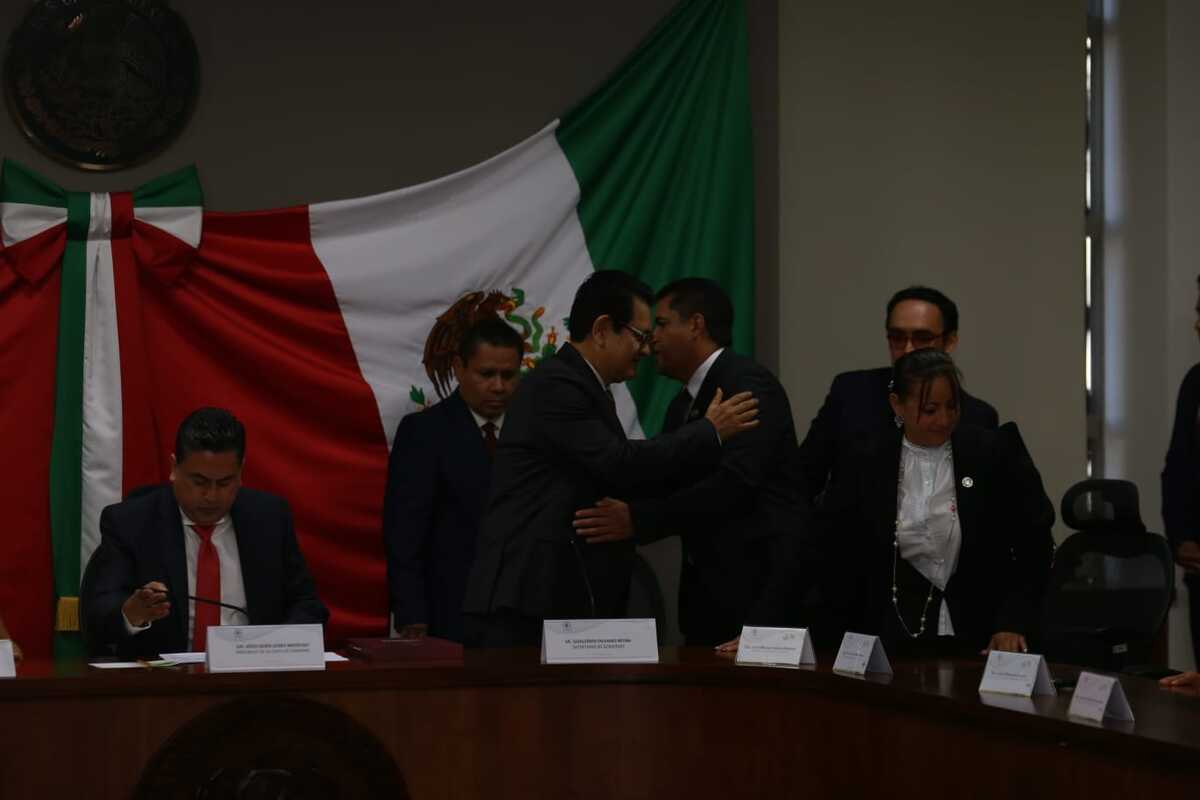 Guillermo Olivares secretario de gobierno entregó el primer informe del gobernador Julio Menchaca ante la LXV Legislatura (Jorge Sánchez)