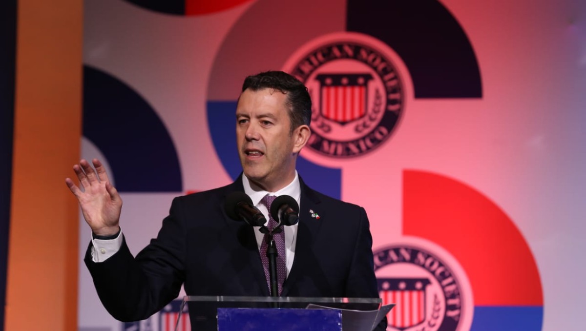 Larry Rubin, presidente de la American Society of Mexico en su discurso en la segunda Convención Binacional en CdMx. Foto: (Octavio Hoyos)