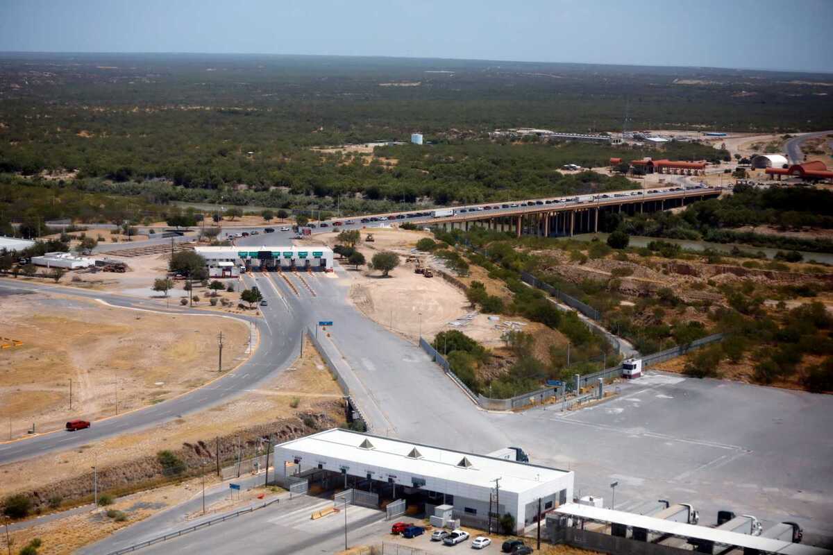 Puente Colombia en Nuevo León  / Jorge López
