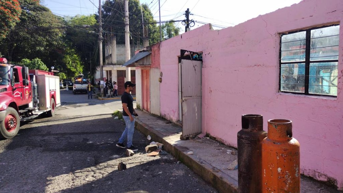 La explosión en la casa de Coatepec dejó cuatro personas heridas. | Especial