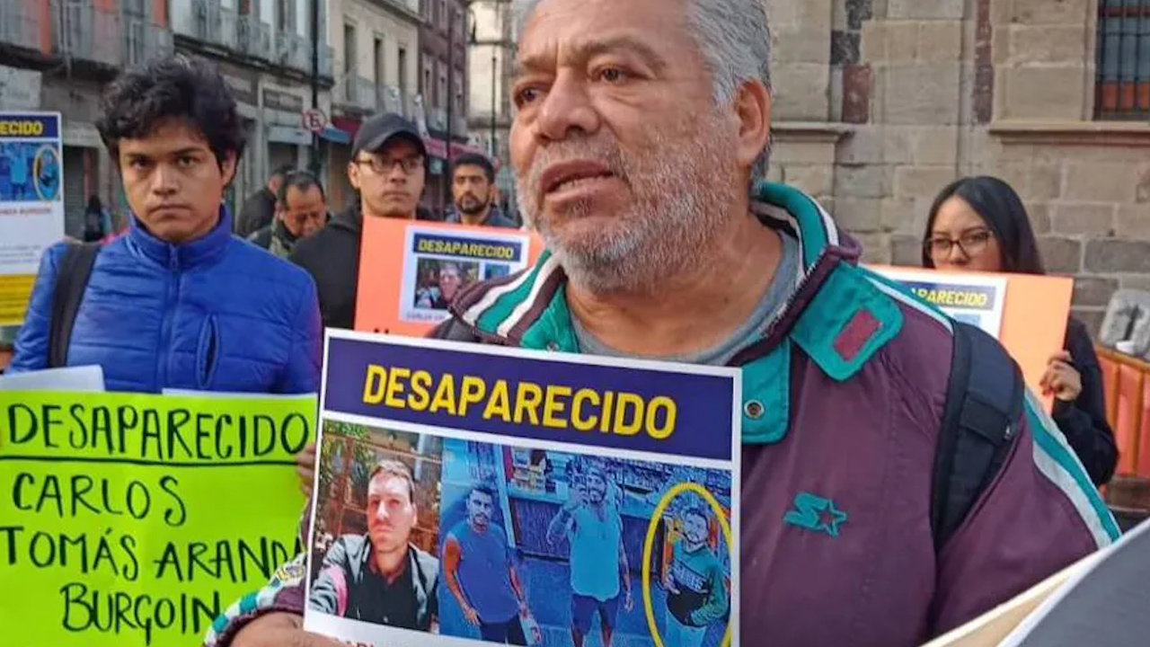 Familiares de Carlos Aranda denuncian falta de avances en la identificación de cuerpo encontrado en Canadá.