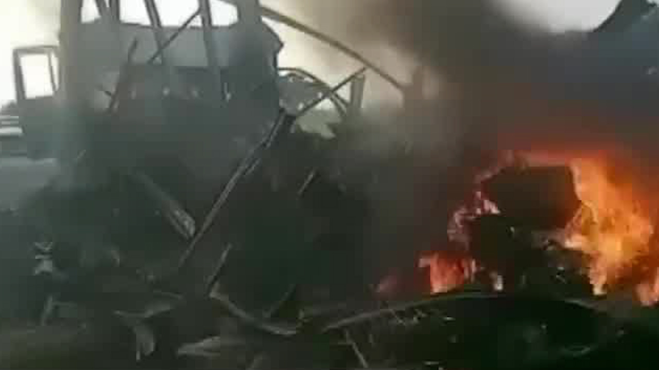 Dos tractocamiones terminan incendiados tras choque en Veracruz, es el segundo accidente en 12 horas