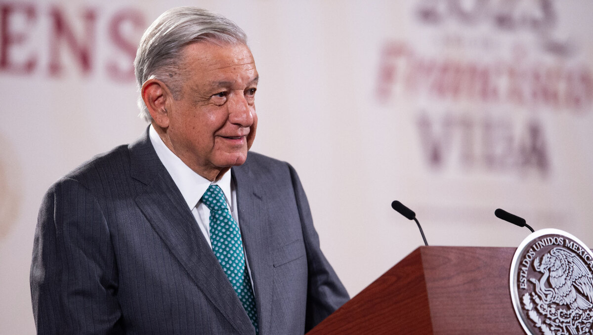 AMLO propuso que aerolíneas realicen vuelos de noche para evitar saturación en el AICM | Especial