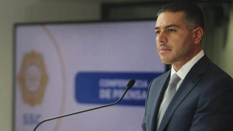 García Harfuch tendría que dejar la SSC antes del domingo si buscara alguna candidatura