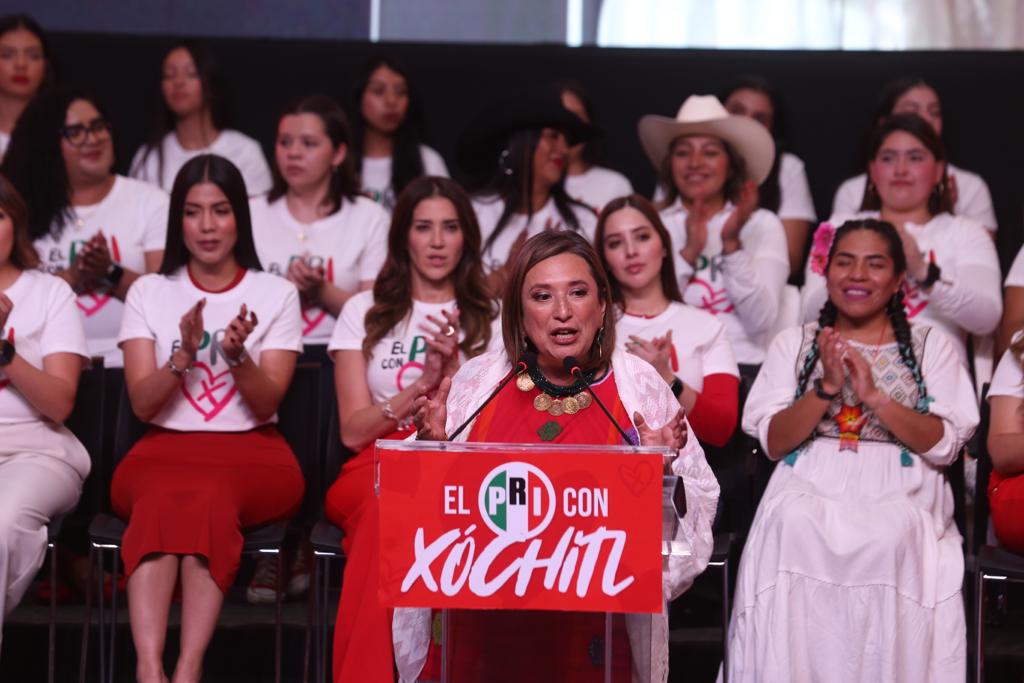 Xóchitl Gálvez se reúne con militantes del PRI (Foto: Jorge Carballo)