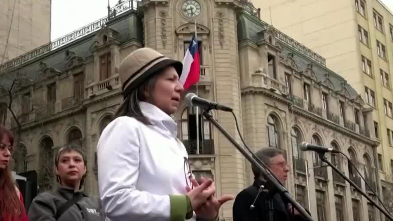 Ciudadanos de Chile conmemoran la toma de posesión de Salvador Allende