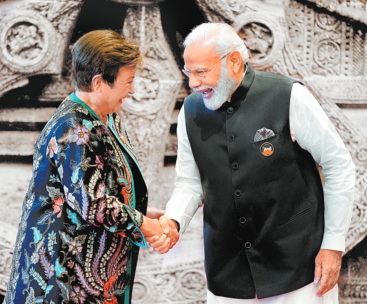 Kristalina Georgieva, directora del FMI, y Narendra Modi, primer ministro de India. Reuters